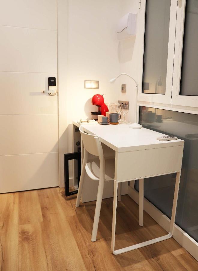 Hostal Gracia Barselona Dış mekan fotoğraf